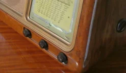 Pamono Radio 2105 in Bakelite and Briarwood by CGE, 1940s><noscript><img width=