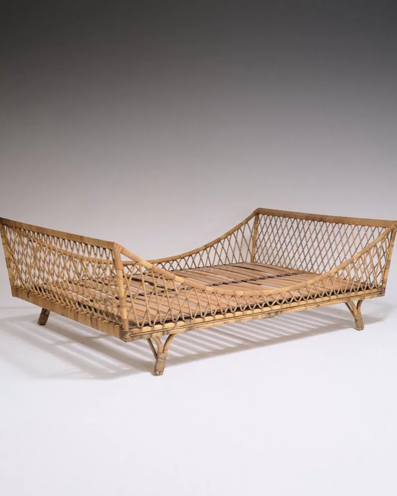 Pamono Rattan Daybed in the style of Jean Royère, 1970s> Daybeds & Chaises Lounges