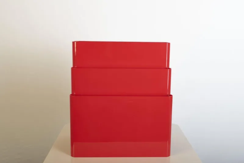 Pamono Red Magazine Rack by Giotto Stoppino for Kartell, 1970s> Magazine Racks