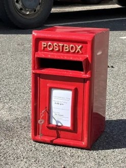 Pamono Red Post Box with 2 Keys in Cast Iron & Steel> Garden Accessories