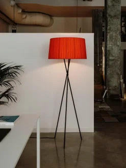 Pamono Red Trípode G5 Floor Lamp by Santa & Cole><noscript><img width=
