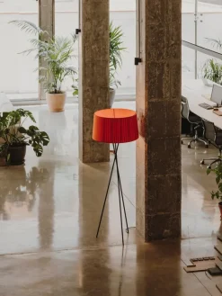 Pamono Red Trípode G5 Floor Lamp by Santa & Cole><noscript><img width=