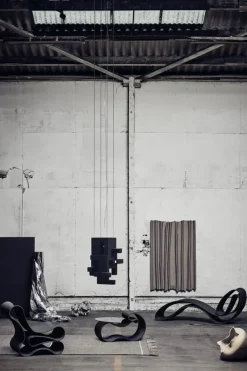 Outlet Pamono Reform Chair in Black by Jurij Rahimkulov
