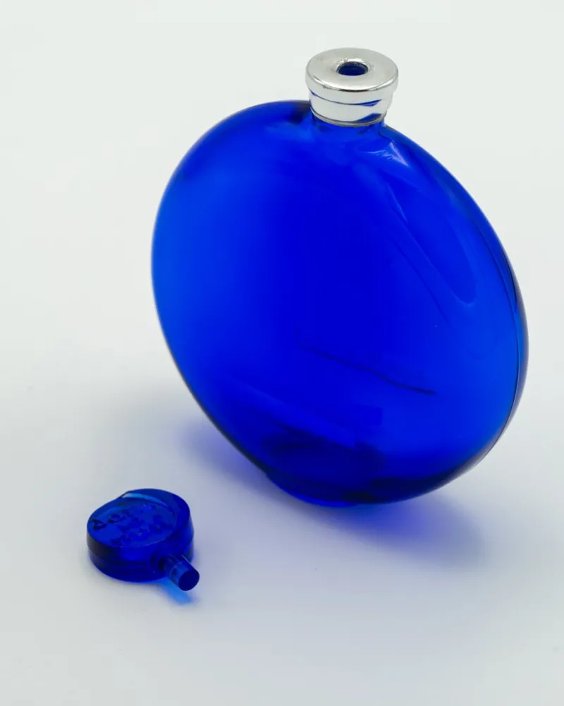 Pamono René Lalique Art Deco Cobalt Blue Perfume Bottle for Worth Dans La Nuit, 1930> Bottles, Carafes & Jugs