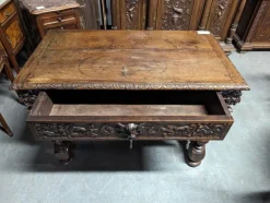 Pamono Renaissance Style Table in Walnut> Console Tables