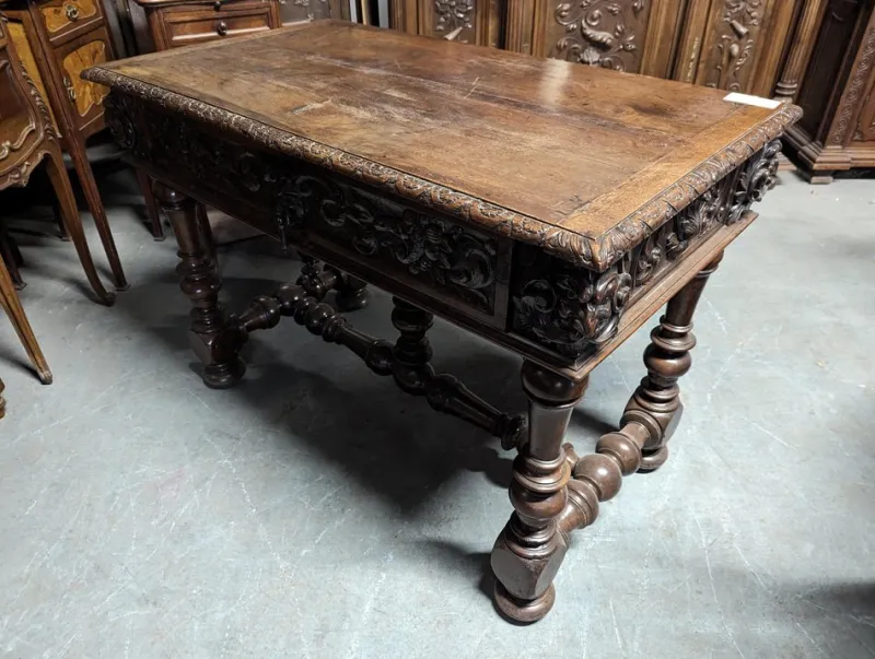 Pamono Renaissance Style Table in Walnut> Console Tables