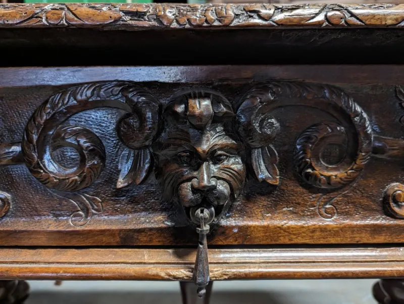 Pamono Renaissance Style Table in Walnut> Console Tables