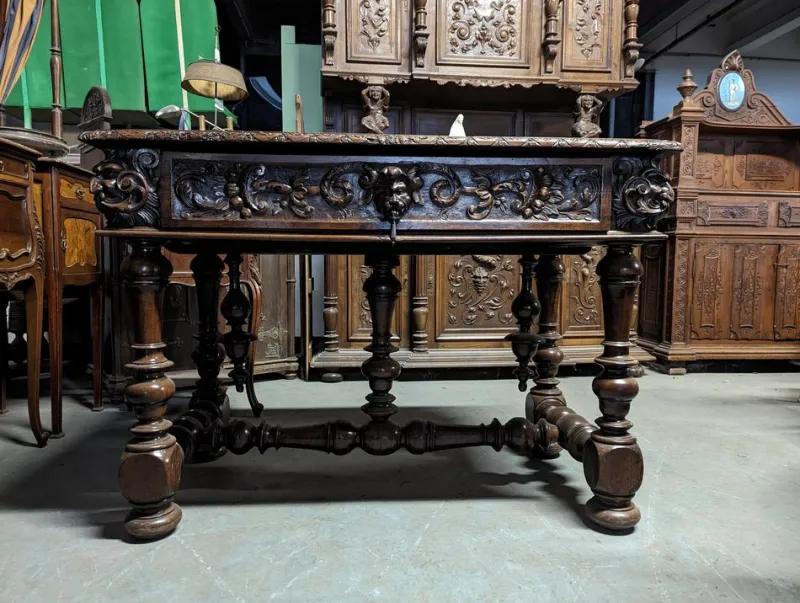 Pamono Renaissance Style Table in Walnut> Console Tables