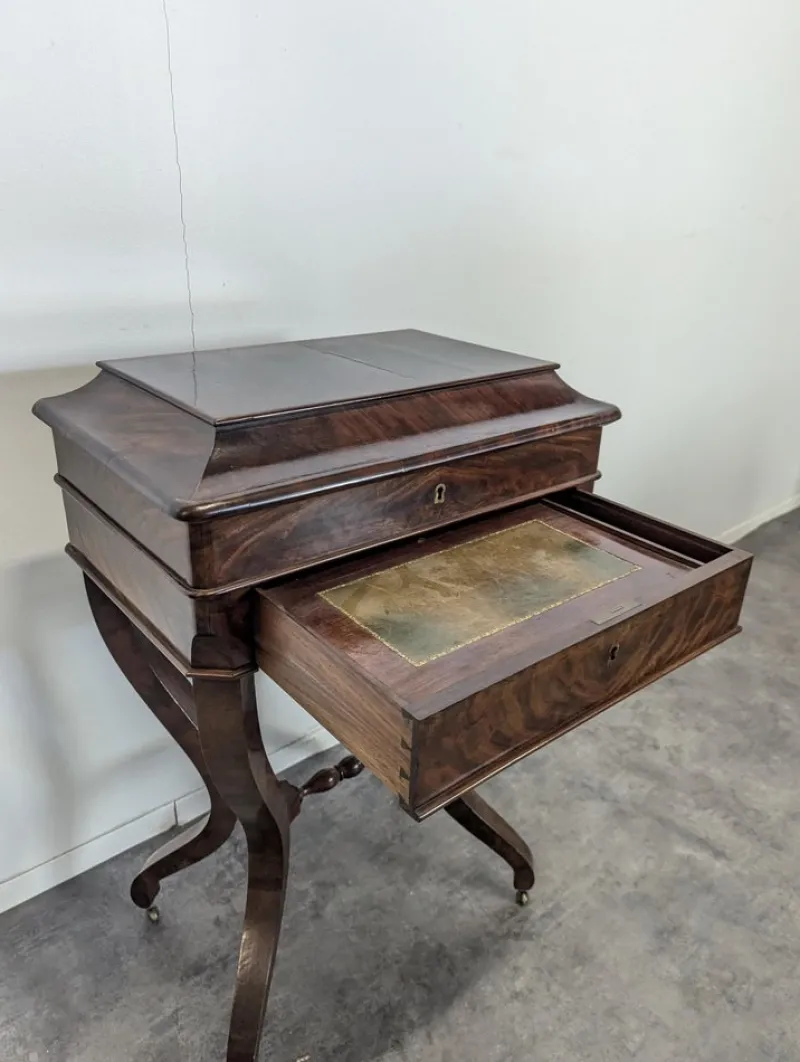 Pamono Restoration Period Worker in Flamed Mahogany> Worktables & Workbenches