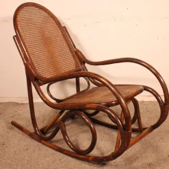 Hot Pamono Rocking Chair in the style of Thonet