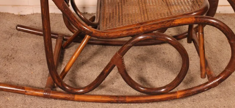 Hot Pamono Rocking Chair in the style of Thonet