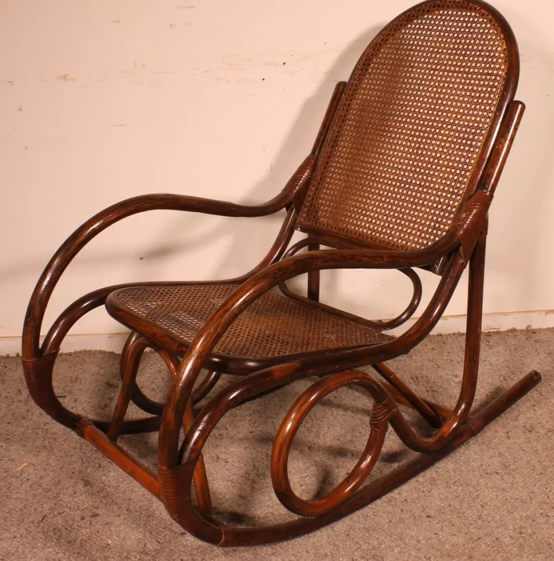 Hot Pamono Rocking Chair in the style of Thonet