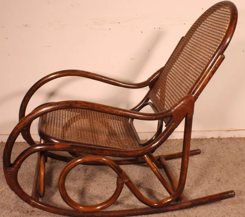 Hot Pamono Rocking Chair in the style of Thonet