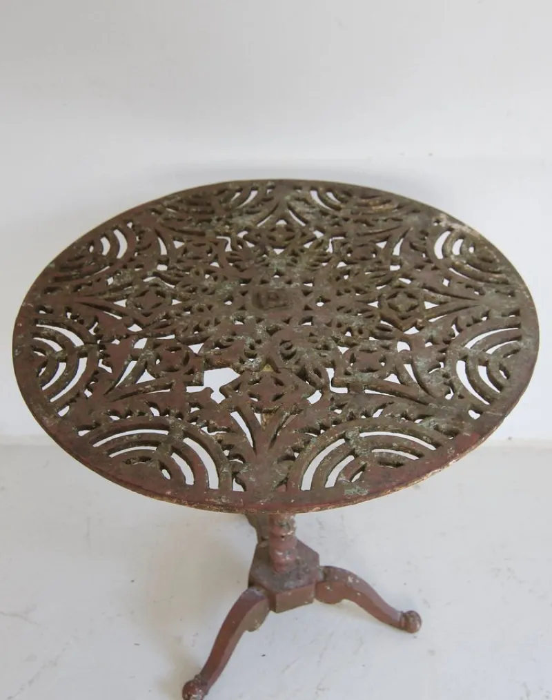 Clearance Pamono Round Cast Iron Table, 1890s