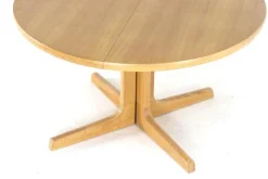 Pamono Round Extendable Oak Nordenskov Dining Table><noscript><img width=