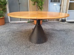 Pamono Round Extendable Table with Lacquered Metal Base and Wooden Top by Francesco Fois for Bernini, Italy, 1986><noscript><img width=