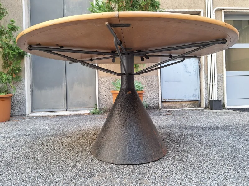 Pamono Round Extendable Table with Lacquered Metal Base and Wooden Top by Francesco Fois for Bernini, Italy, 1986> Dining Tables & Sets