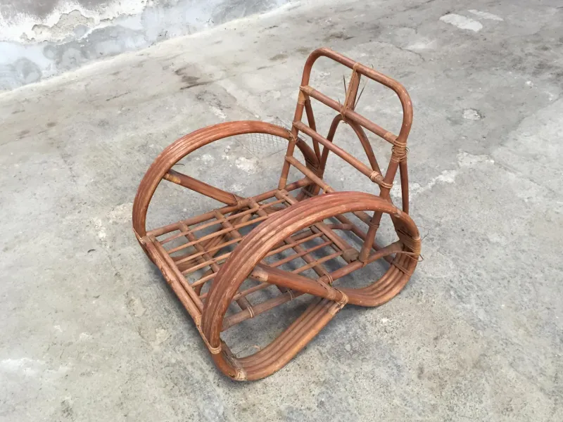 Pamono Round French Bamboo & Rattan Pretzel-Shaped Lounge Chair, 1950s> Garden Seating
