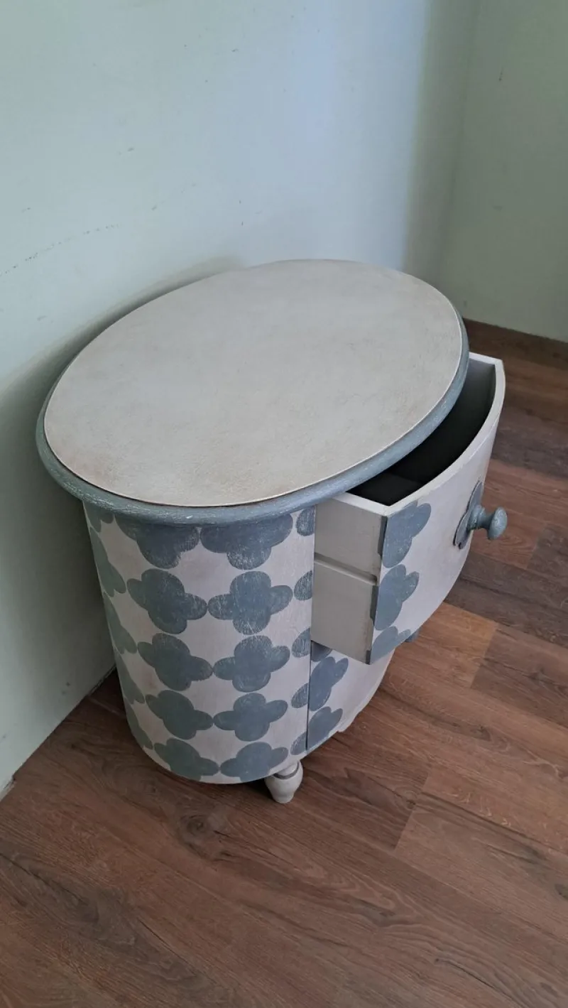 Pamono Rounded Lacquered Side Cabinet> Nightstands