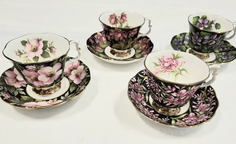 Pamono Royal Albert English Bone China Tea Set, 1970s, Set of 8> Coffee & Tea Service