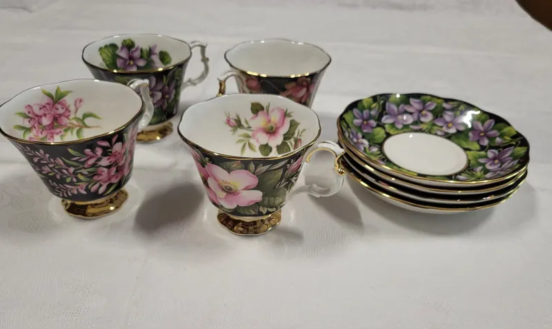 Pamono Royal Albert English Bone China Tea Set, 1970s, Set of 8> Coffee & Tea Service
