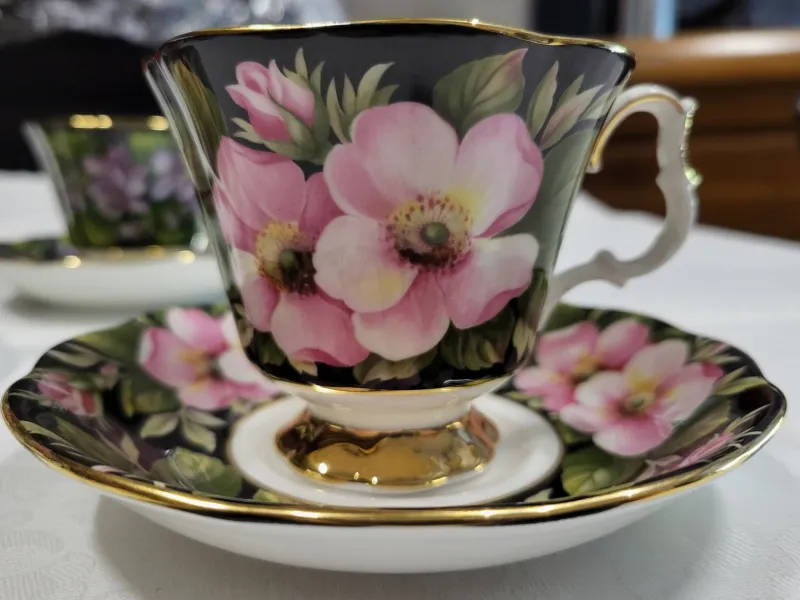 Pamono Royal Albert English Bone China Tea Set, 1970s, Set of 8> Coffee & Tea Service