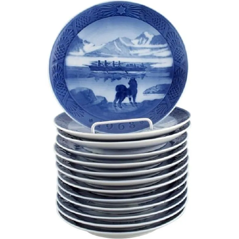 Pamono Royal Copenhagen Christmas Plates, 1960s, Set of 13> Dinner Plates & Bowls