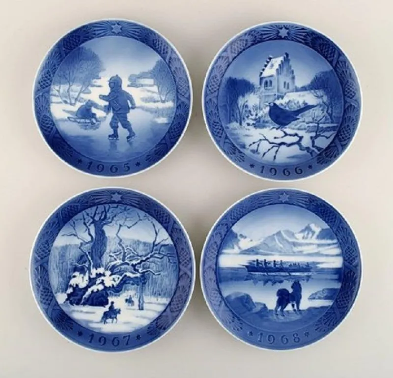 Pamono Royal Copenhagen Christmas Plates, 1960s, Set of 13> Dinner Plates & Bowls