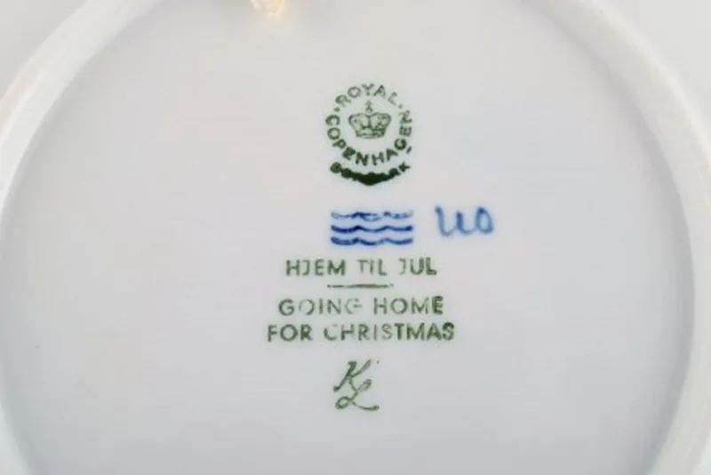 Pamono Royal Copenhagen Christmas Plates, 1960s, Set of 13> Dinner Plates & Bowls