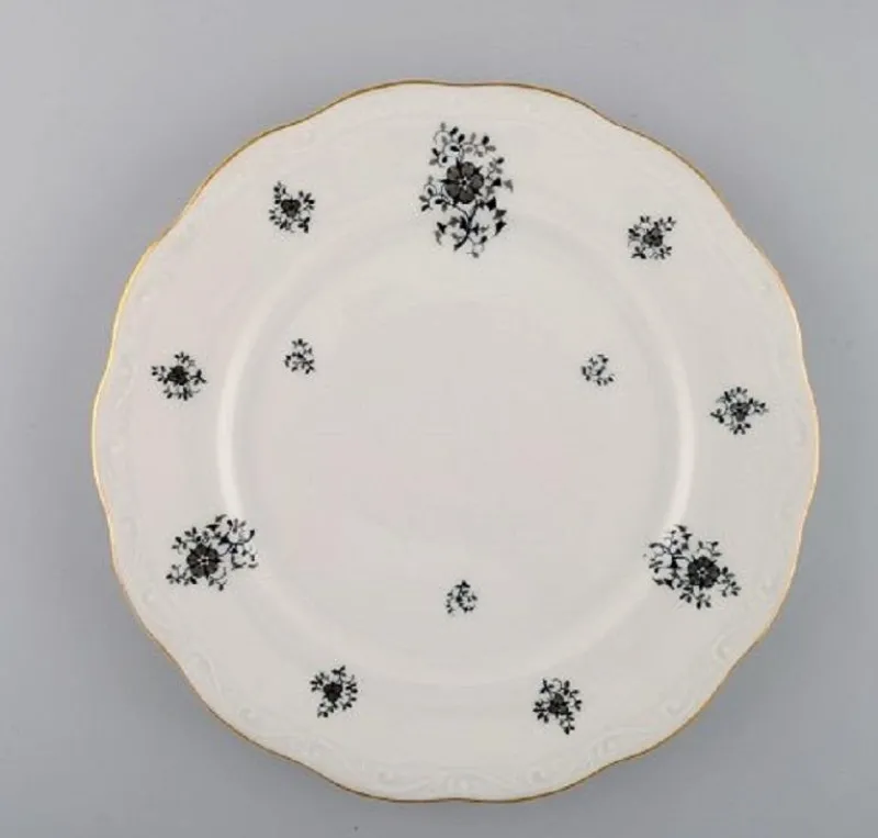 Pamono Rubens Dinner Porcelain Plates with Floral Motifs from KPM, Berlin, 1940s, Set of 12> Dinner Plates & Bowls