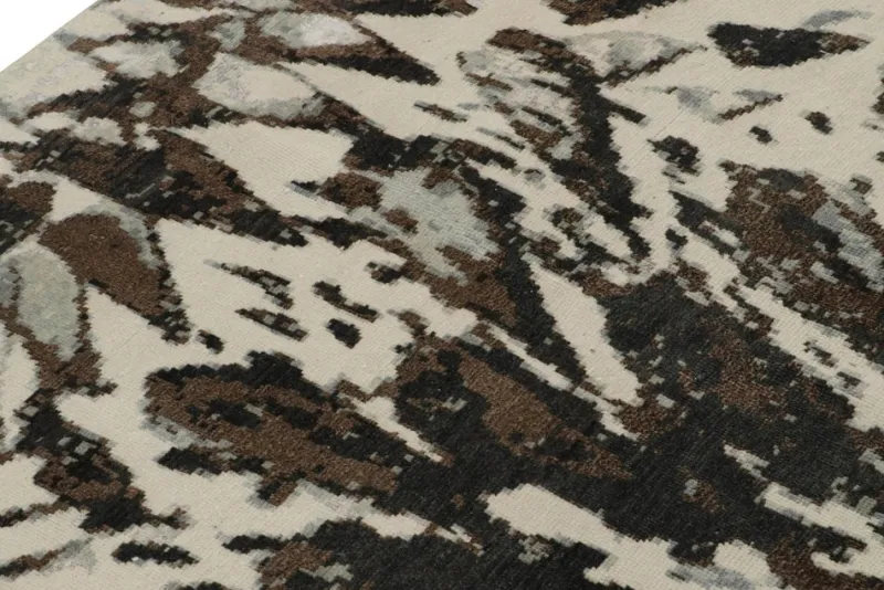 Clearance Pamono Rug in White and Black Abstract Pattern from R&K Principal Jahanshah Nazmiyal