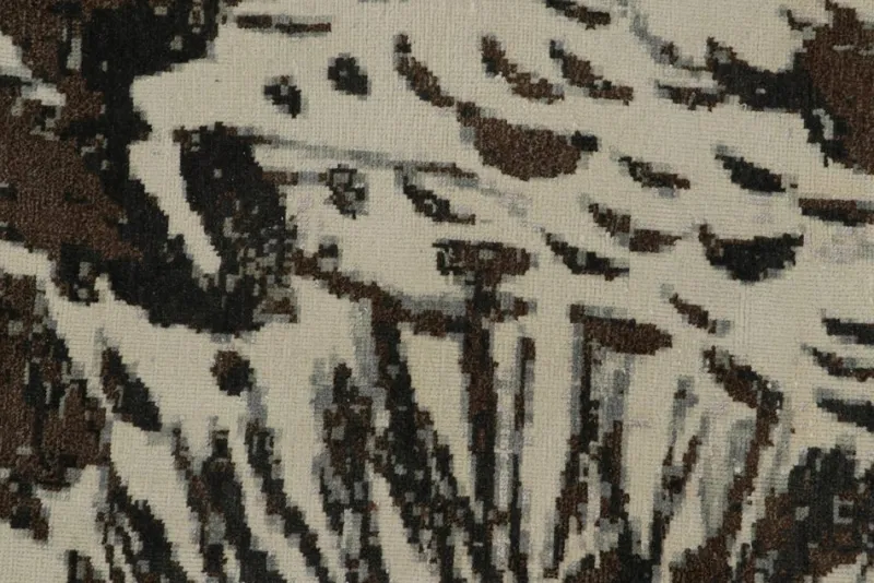 Clearance Pamono Rug in White and Black Abstract Pattern from R&K Principal Jahanshah Nazmiyal