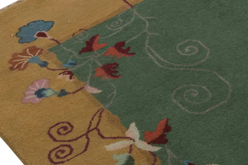 New Pamono Rug with Geometric Pattern and Pictorials from R&K Principal Jahanshah Nazmiyal