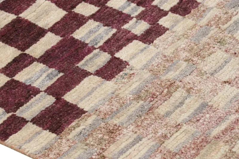 Pamono Rug with Pink and Cream Geometric Patterns from R&K Principal Jahanshah Nazmiyal> Carpets & Textiles|Carpets & Textiles