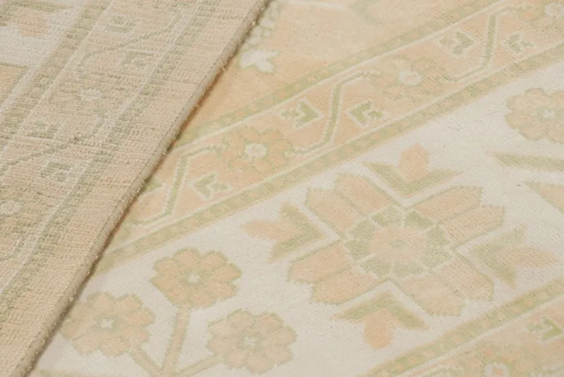 Pamono Rug with Pomegranate Floral Patterns from R&K Principal Jahanshah Nazmiyal> Carpets & Textiles|Carpets & Textiles