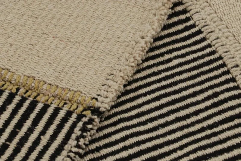 Online Pamono Runner Kilim from R&K Principal Jahanshah Nazmiyal