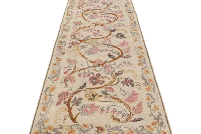 Pamono Runner Rug in Cream with Floral Patterns from R&K Principal Jahanshah Nazmiyal> Carpets & Textiles|Carpets & Textiles