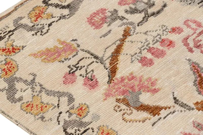 Pamono Runner Rug in Cream with Floral Patterns from R&K Principal Jahanshah Nazmiyal> Carpets & Textiles|Carpets & Textiles