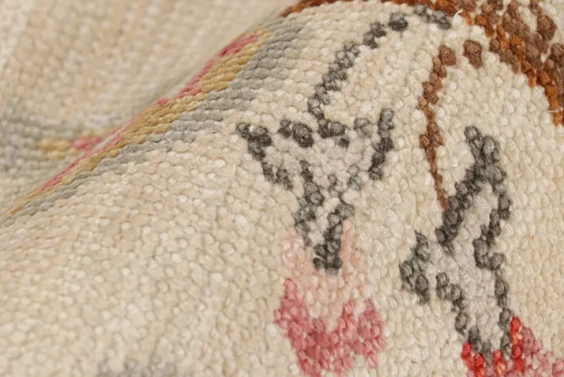 Pamono Runner Rug in Cream with Floral Patterns from R&K Principal Jahanshah Nazmiyal> Carpets & Textiles|Carpets & Textiles