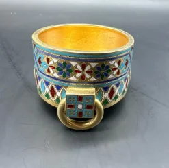 Pamono Russian Salt Cellar in Gilded and Enamelled Silver by Ivan Shlebnikov, 1881><noscript><img width=