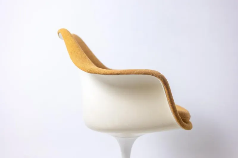 Pamono Saffron Yellow Tulip Armchair by Eero Saarinen for Knoll, 1960s-1970s> Dining Tables & Sets