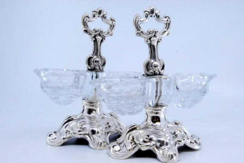 Pamono Salt and Pepper Shakers in Embossed Silver with Cut Glass Containers, Set of 2> Salt & Pepper Shakers