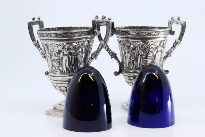 Pamono Salt and Pepper Shakers in Cut Silver with Religious Scene and Blue Glass Souls Interior, Set of 2> Salt & Pepper Shakers
