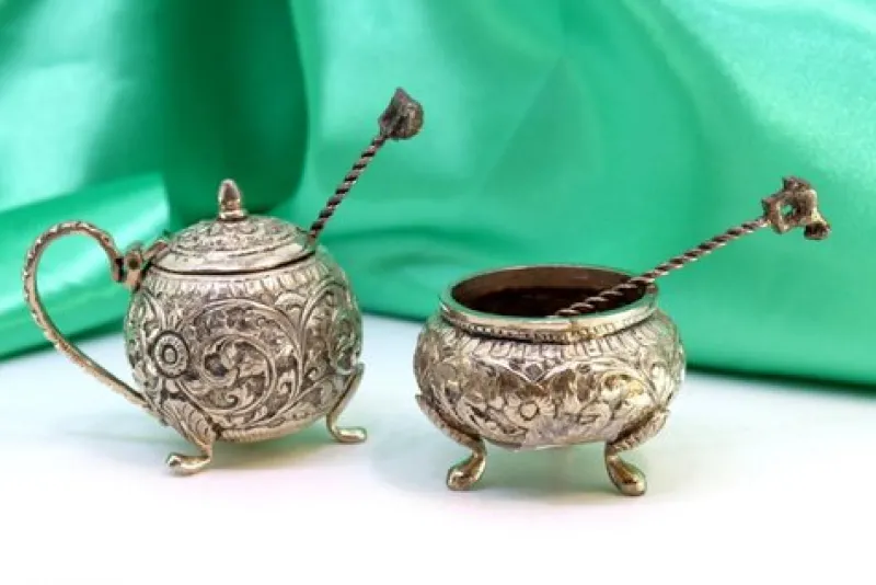 Outlet Pamono Salt and Pepper Shakers in Embossed Silver