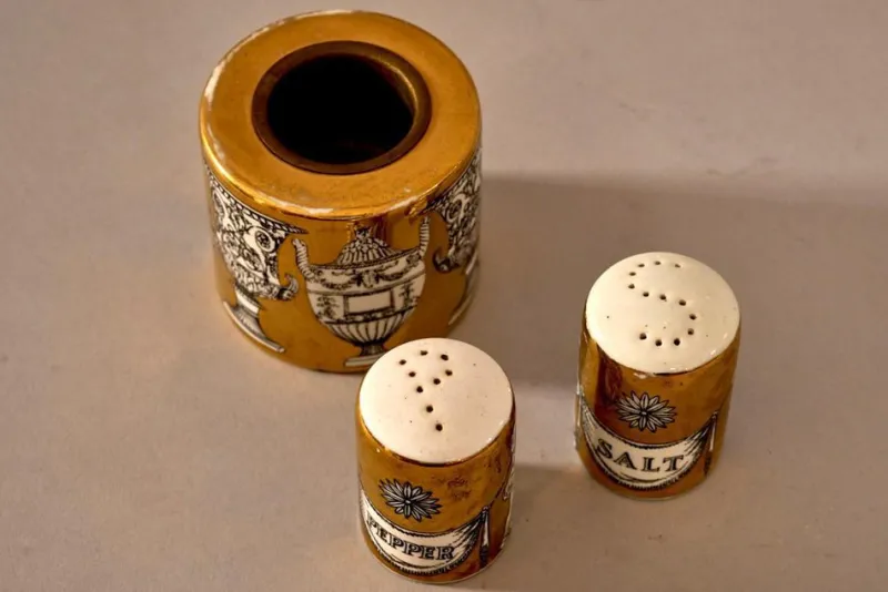 Pamono Salt and Pepper Shakers with Additional Container, 1950, Set of 3> Salt & Pepper Shakers