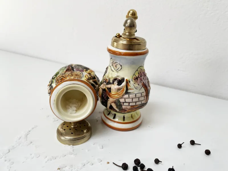 Pamono Salt Shaker and Pepper Mill from Capodimonte, 1960s, Set of 2> Salt & Pepper Shakers