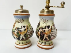 Pamono Salt Shaker and Pepper Mill from Capodimonte, 1960s, Set of 2><noscript><img width=