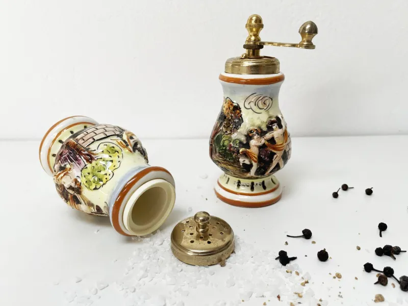 Pamono Salt Shaker and Pepper Mill from Capodimonte, 1960s, Set of 2> Salt & Pepper Shakers