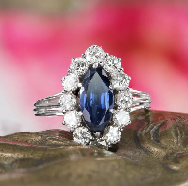 Pamono Sapphire and Diamonds Ring in 18 Karat White Gold, 1970s> Rings