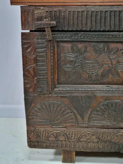 Pamono Sardinian Chest in Chestnut Wood, Mid-19th Century><noscript><img width=